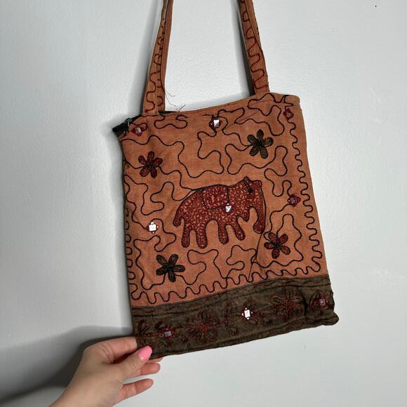 Brandless Women's Medium Boho Chic Embroidered Elephant 2 Strap Shoulder Bag - Picture 3 of 5